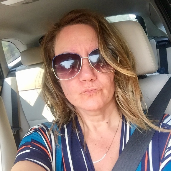 Meet your Posher, A - Picture 1 of 5